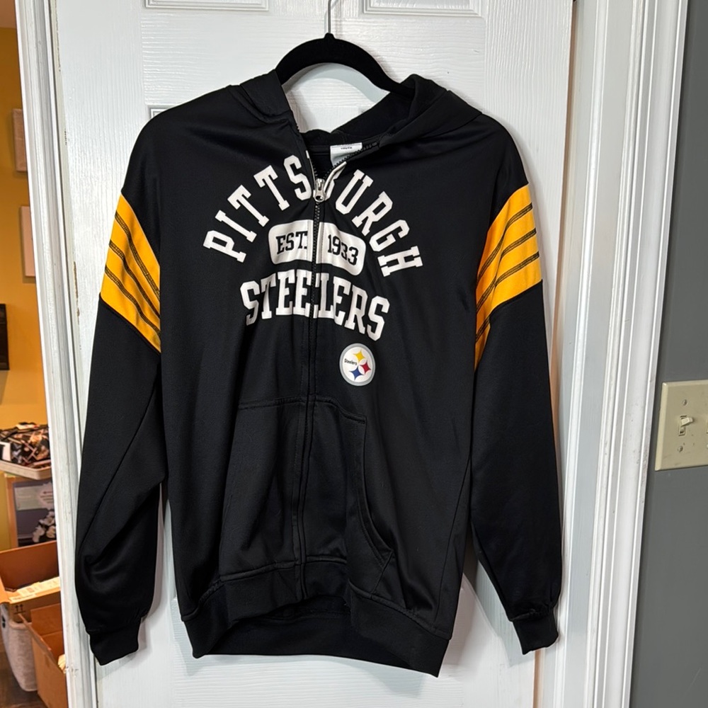 Pittsburgh Steelers Black and Yellow Hoodie with full zipper. Worn once.